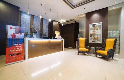 Phil-Am Hotel | RedDoorz Premium @ West Avenue Quezon City
