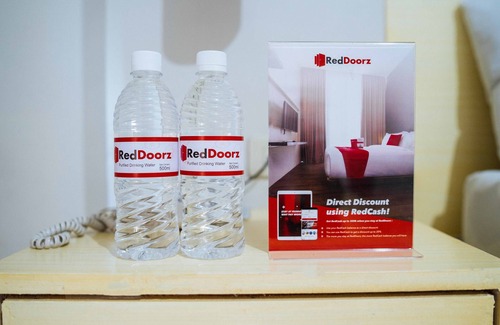 Highway Hills Hotel | RedDoorz @ Samat Mandaluyong