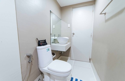 Highway Hills Hotel | RedDoorz @ Samat Mandaluyong