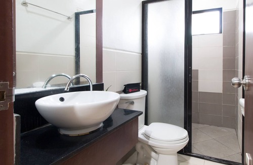 Jaro Hotel | RedDoorz @ San Jose Tagbak Jaro Iloilo