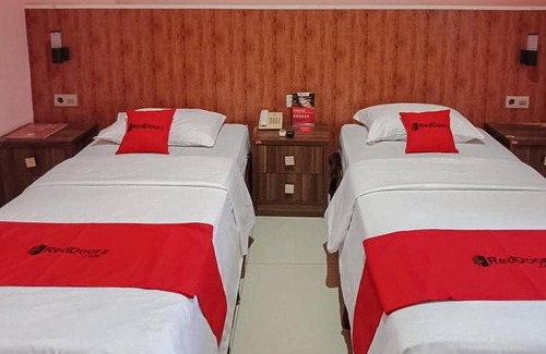 Sorong Hotel | RedDoorz @ Sorong City Center