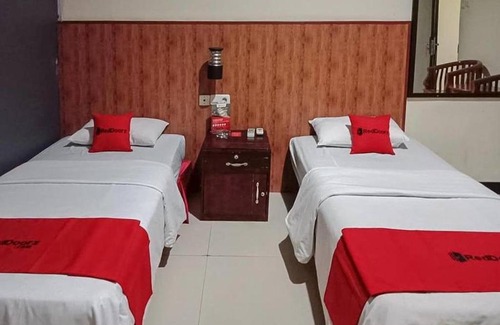 Sorong Hotel | RedDoorz @ Sorong City Center