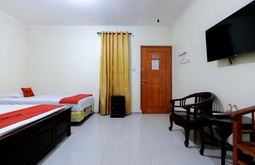 Waru Hotel | RedDoorz Syariah at Delta Sari Aloha Waru