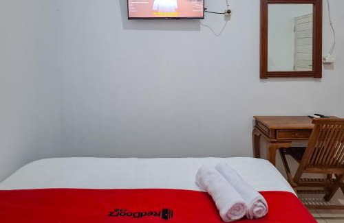 Jepara Hotel | RedDoorz Syariah at Jepara City