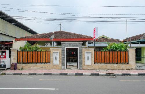 Central Yogyakarta Hotel | RedDoorz Syariah at Omah Pathok Malioboro