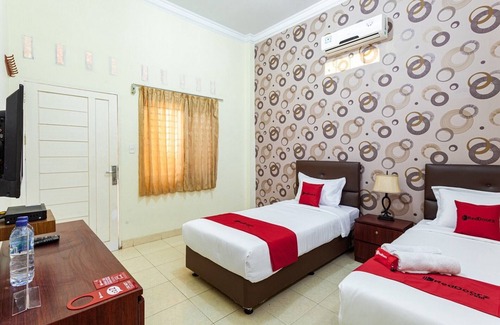 Medan House | RedDoorz Syariah @ Jalan Letda Sujono Tembung