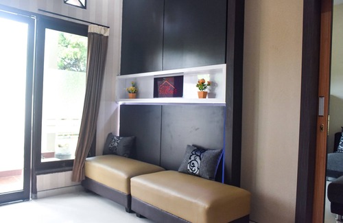 Sidoarjo Hotel | RedDoorz Syariah near Gelora Delta Sidoarjo 2