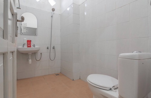 Balikpapan Hotel | RedDoorz Syariah near Terminal Batu Ampar 2