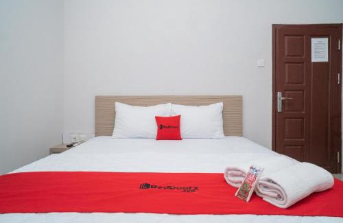 Banjarmasin Hotel | RedDoorz Syariah near Jalan Ahmad Yani Banjarmasin 3