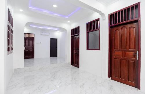 Bekasi Hotel | RedDoorz Syariah @ Sakura Hotel Jatiwaringin