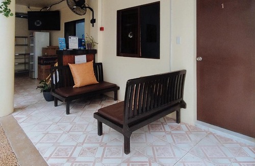Boracay Island Hotel | RedDoorz @ The Central Inn Boracay Island