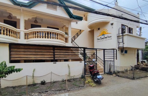Boracay Island Hotel | RedDoorz @ The Central Inn Boracay Island