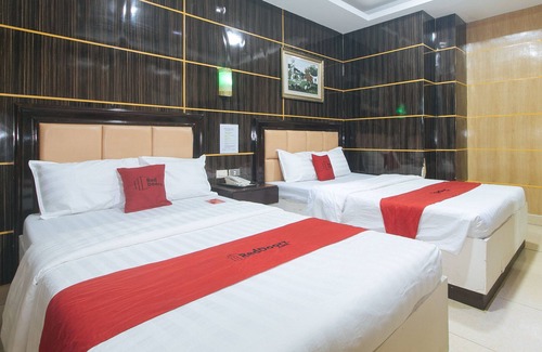 E. Rodriguez House | RedDoorz @ Winter Hotel Araneta
