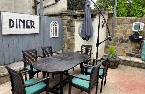 Apperley Bridge House | Redfearn Cottage