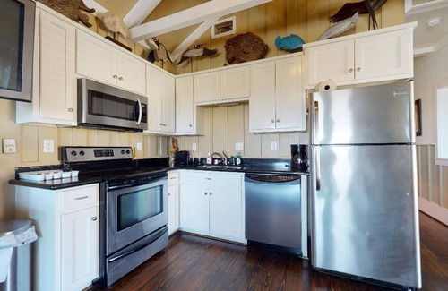 Galveston House | Redfish Tower: 3 BR, 3 BA House in Pt. Bolivar, Sleeps 8