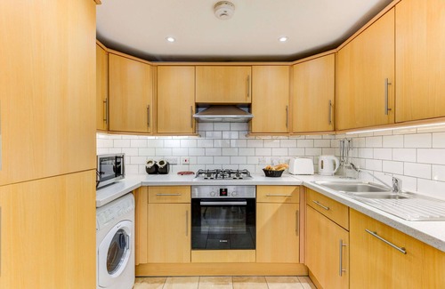 Redhill Apartment | Redhill town centre apartment by Surrey Shortlets