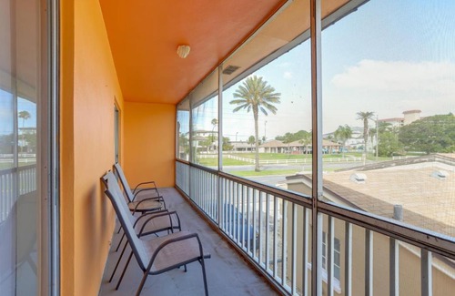 Sunset Reef Apartment | Redington Shores Condo - Walk to the Beach!