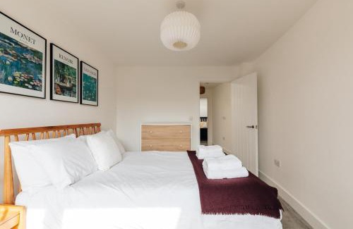 Bristol House | Redland Stay In Bespoke Home 2 of 2