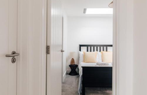 Bristol House | Redland Stay In Bespoke Home 2 of 2