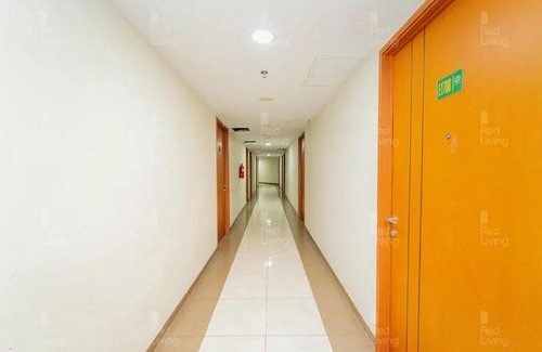 Ciputat Hotel | RedLiving Apartemen Green Lake View Ciputat - Hanna Property Tower B