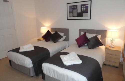 Cheltenham House | Redmarley House by Cliftonvalley Apartments