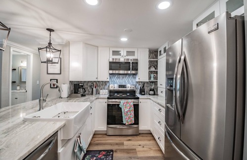 Gulf Gate Estates Villa | Redone Home-3 bedroom, 2 bathroom, and a fireplace near Siesta Key