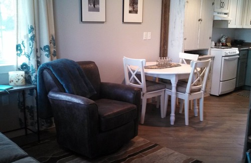 Redpath Cottage | Redpath Retreat- enjoy the quiet beauty of the prairie in this private cottage