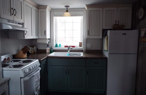 Redpath Cottage | Redpath Retreat- enjoy the quiet beauty of the prairie in this private cottage