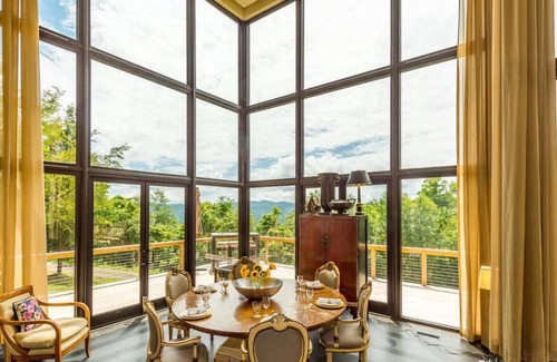 Celo House | Redstone Mansion LLC, Luxury Living