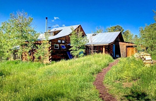 Idaho Springs Apartment | Redtail Retreat - The Studio - Get off the Grid!
