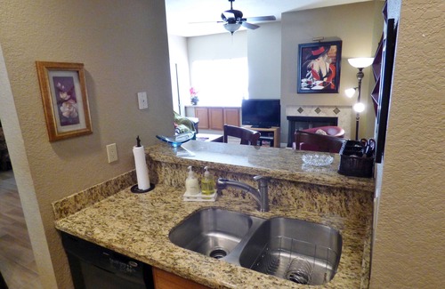 Scottsdale Ranch Condo | REDUCED! Avail April & May! GORGEOUS! Pool Spa Tennis/Pickelball Gym