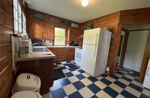 Egg Harbor Cottage | Reduced fall rates! Private true waterfront, sleeps 12, dog friendly,