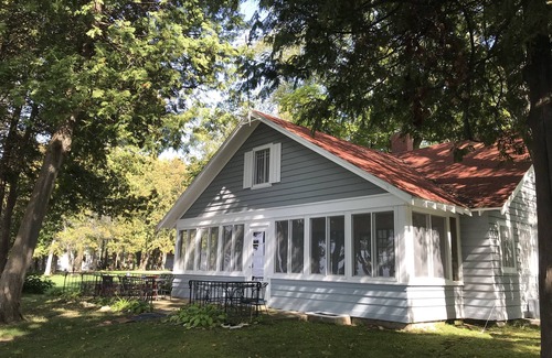 Egg Harbor Cottage | Reduced fall rates! Private true waterfront, sleeps 12, dog friendly,