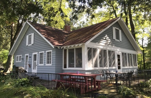 Egg Harbor Cottage | Reduced fall rates! Private true waterfront, sleeps 12, dog friendly,