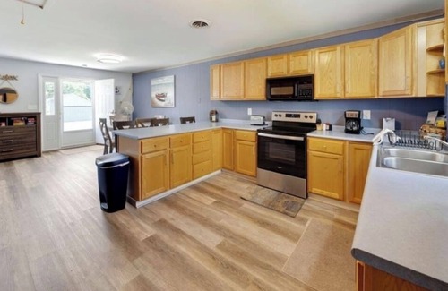 Put-in-Bay House | Reduced Fall Rates, perfect island location, tastefully decorated