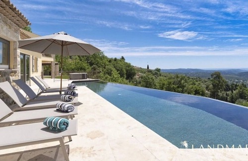 Speracedes Villa | Reduced! Luxurious Modern Villa With Fabulous Views and Heated Infinity Pool