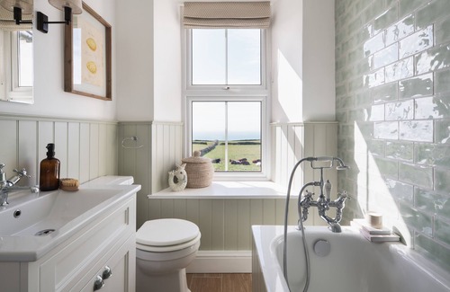 Treknow House | Reduced rates December, outstanding sea views, newly renovated, sleeps 10
