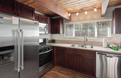 Big Bear Cabin | Redwood Elegance