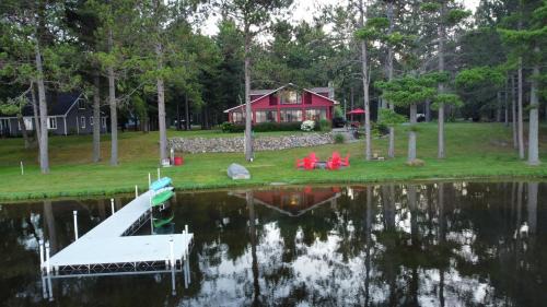 Oscoda House | Redwood Retreat by the Lake
