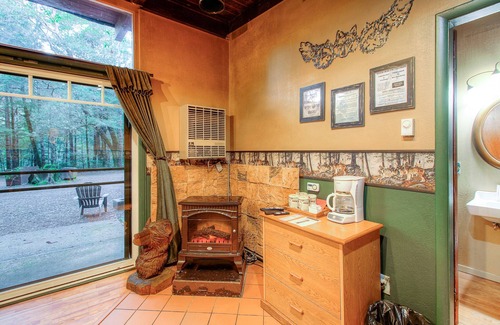 Piercy Apartment | Redwoods River Resort