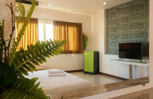 Samre Hotel | Ree- Riverside hotel