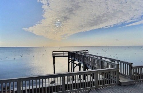 Goshen House | Reed's Beach - Stunning waterfront Sunsets - Bay Front Home Steps to beach