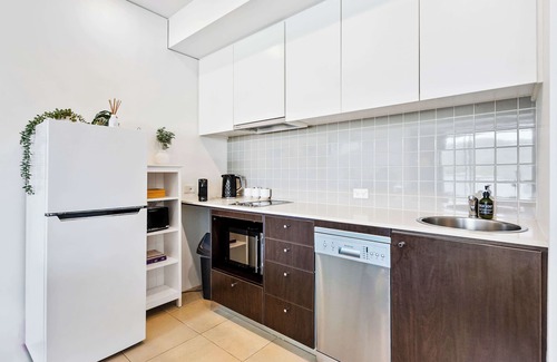 Cairns Central Business District Apartment | Reef@Harbour Lights, Pool,Sauna & Gym