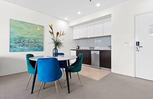Cairns Central Business District Apartment | Reef - Waterfront City Pool Sauna Gym