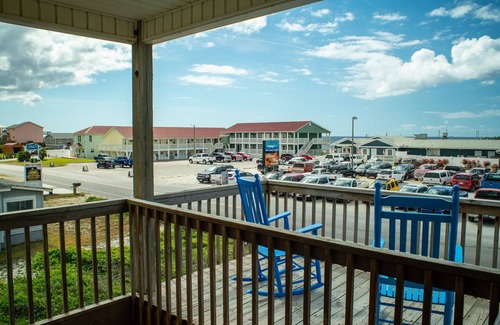 Long Beach House | Reel Nice: 2nd Row Gem, Beach and Pier View from Balcony!