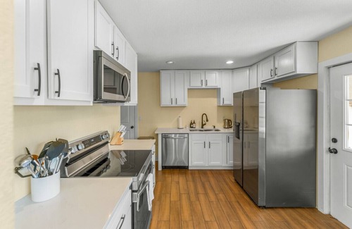 Alta Vista Area House | Reel Retreat | A 3BR Family-Friendly Escape