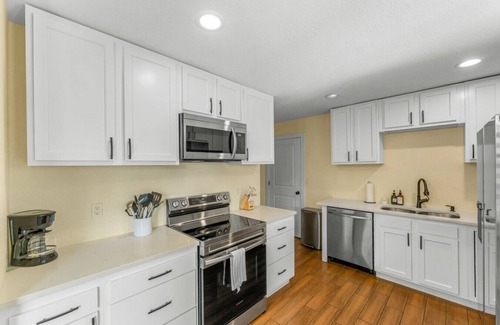 Alta Vista Area House | Reel Retreat | A 3BR Family-Friendly Escape