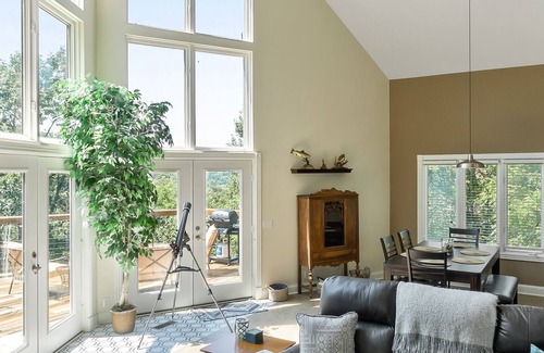 Smithville Ski Chalet | Reel Simple NEW! (Dog-Friendly)