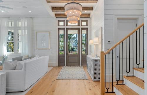 Watercolor House | 'Rees on Wiregrass' - Private Pool, Golf Cart, Carriage House - Lake District, WaterColor, FL home