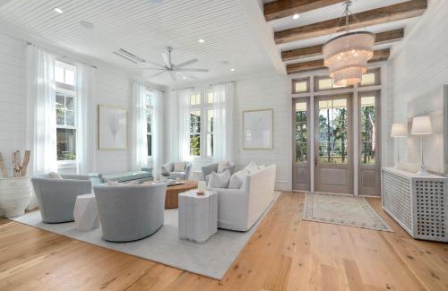 Watercolor House | 'Rees on Wiregrass' - Private Pool, Golf Cart, Carriage House - Lake District, WaterColor, FL home